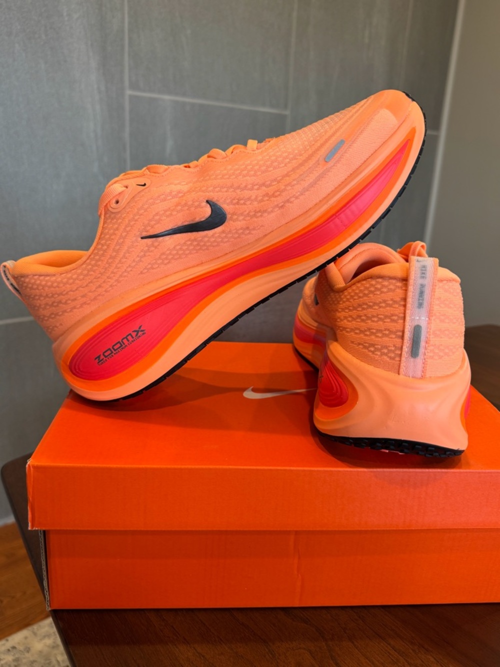 Nike Men’s Vomero Plus - Picture 2 of 3